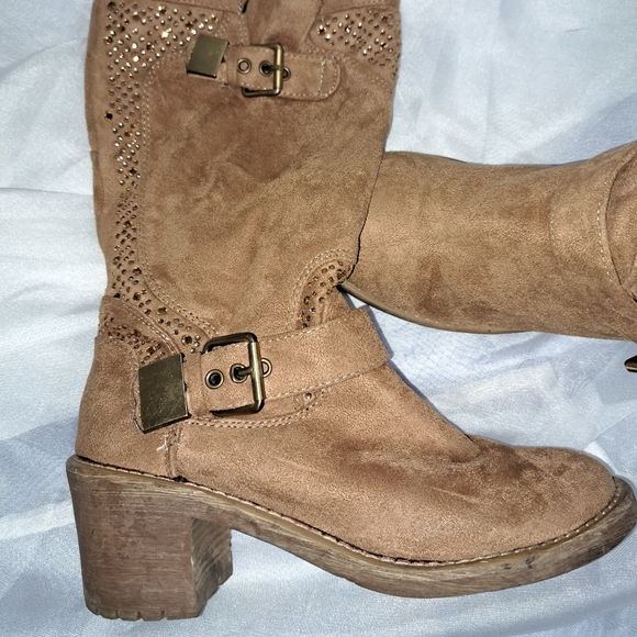Tan suede boots size 6 - Picture 1 of 3